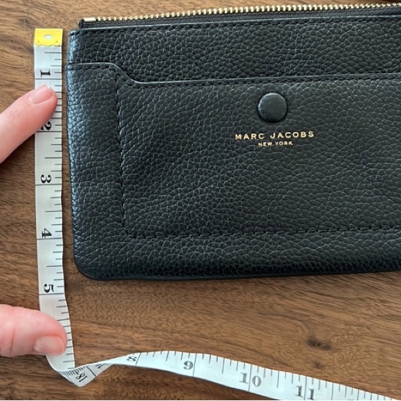 Marc Jacobs Black Wrislet Clutch Cute Casual Wear Zipper Fell Off Retailed $130+ - Picture 2 of 8